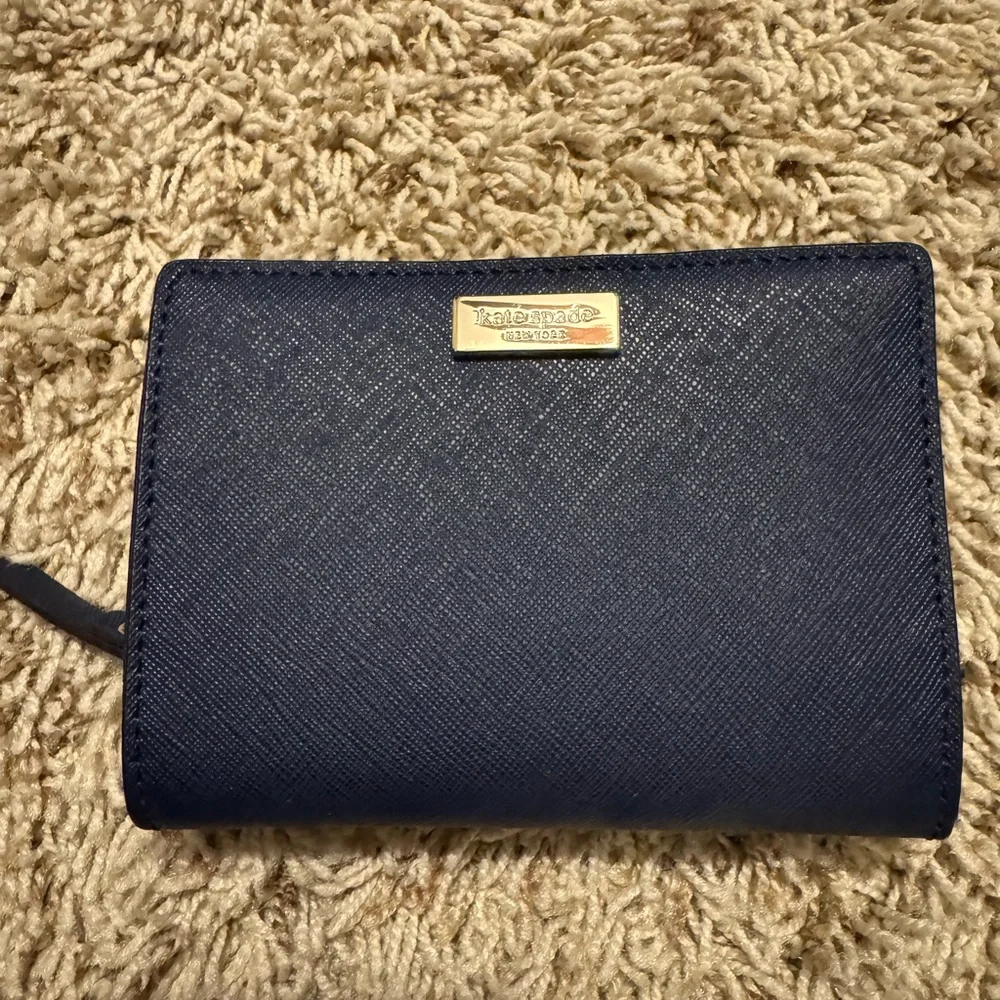 Kate Spade Navy Blue Women's Bi-fold Medium Wallet - Picture 1 of 4